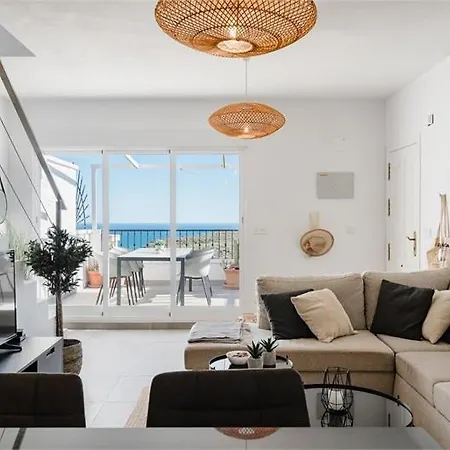Stunning Duplex With Sea Views *