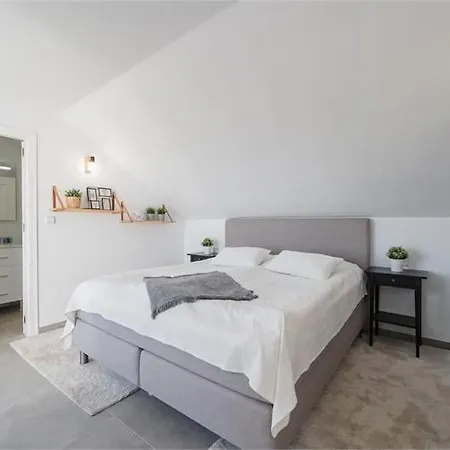 Stunning Duplex With Sea Views Apartment *